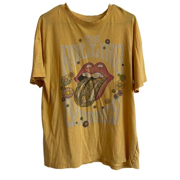 American Eagle Tops - American Eagle Women's Band T-Shirt Size M Rolling Stones Graphic Butter Yellow